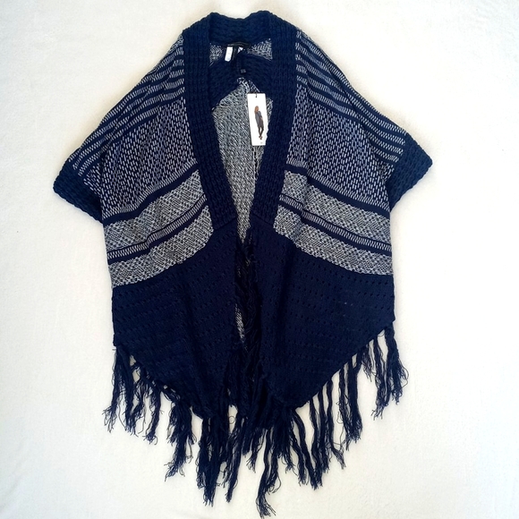 *Relisted* BCBGMaxAzria Nylon Blend Poncho/ Shrug Super Soft Original $198 - Picture 9 of 11